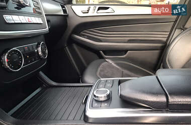 Внедорожник / Кроссовер Mercedes-Benz M-Class 2012 в 