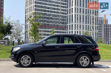 Внедорожник / Кроссовер Mercedes-Benz M-Class 2011 в 