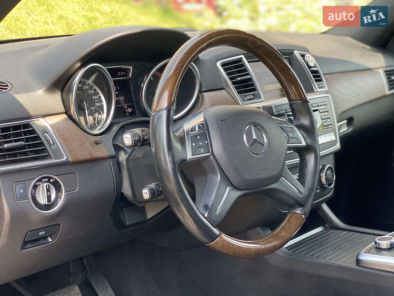 Внедорожник / Кроссовер Mercedes-Benz M-Class 2011 в Киеве