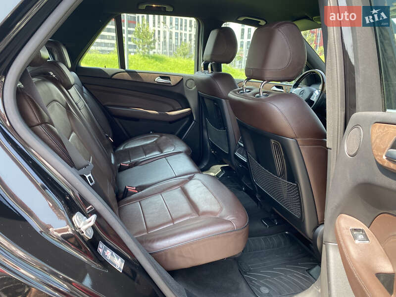 Внедорожник / Кроссовер Mercedes-Benz M-Class 2011 в Киеве
