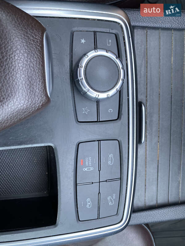 Внедорожник / Кроссовер Mercedes-Benz M-Class 2011 в Киеве