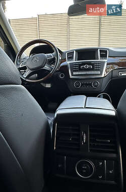 Внедорожник / Кроссовер Mercedes-Benz M-Class 2013 в 