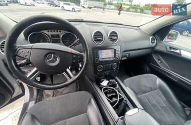 Внедорожник / Кроссовер Mercedes-Benz M-Class 2006 в 