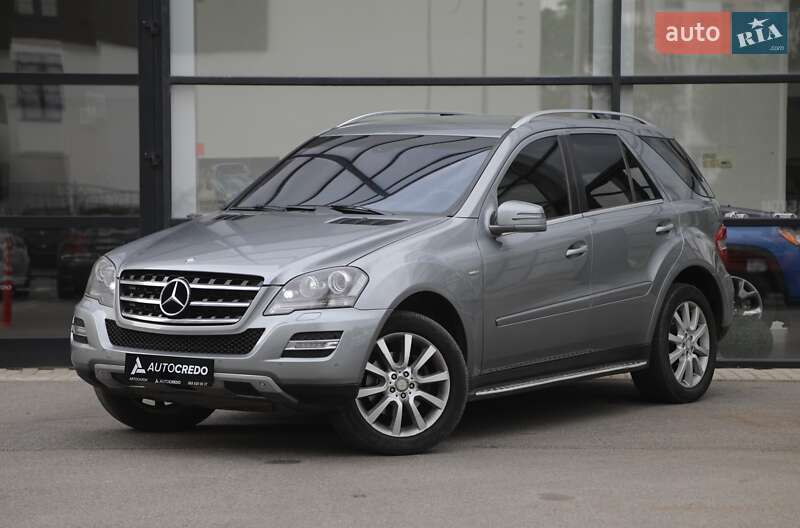 Позашляховик / Кросовер Mercedes-Benz M-Class 2011 в Харкові