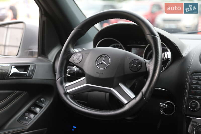 Позашляховик / Кросовер Mercedes-Benz M-Class 2011 в Харкові