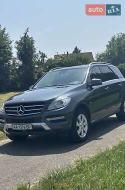 Внедорожник / Кроссовер Mercedes-Benz M-Class 2011 в 