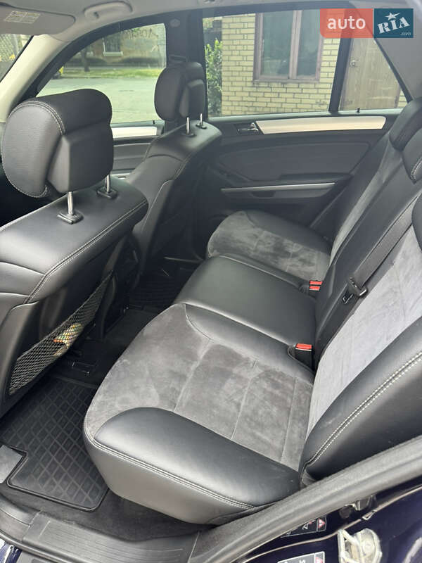 Позашляховик / Кросовер Mercedes-Benz M-Class 2010 в Одесі