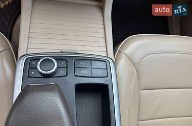 Внедорожник / Кроссовер Mercedes-Benz M-Class 2012 в 