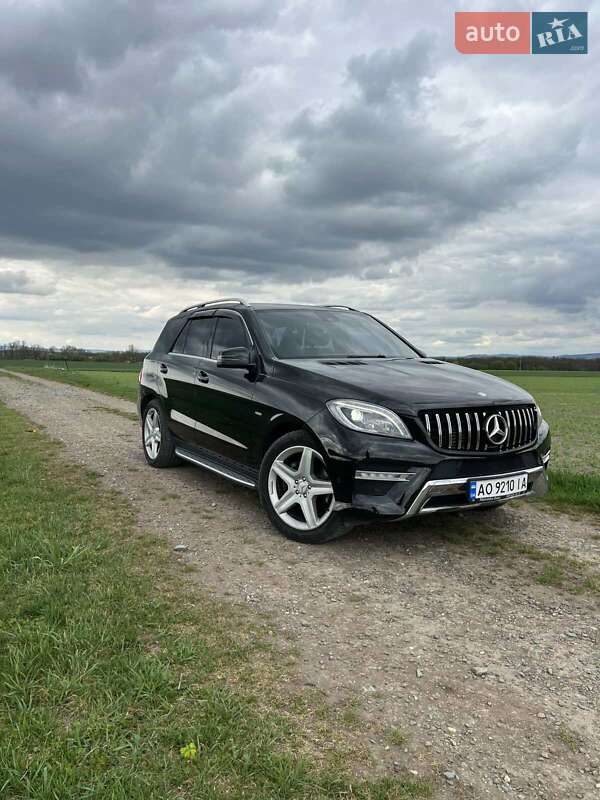 Позашляховик / Кросовер Mercedes-Benz M-Class 2012 в Міжгір'ї