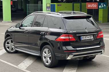 Внедорожник / Кроссовер Mercedes-Benz M-Class 2013 в 