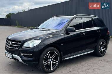 Внедорожник / Кроссовер Mercedes-Benz M-Class 2012 в 