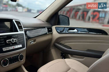 Внедорожник / Кроссовер Mercedes-Benz M-Class 2012 в 