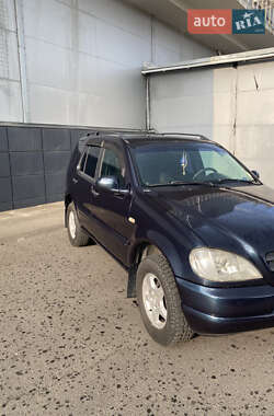 Внедорожник / Кроссовер Mercedes-Benz M-Class 1999 в 
