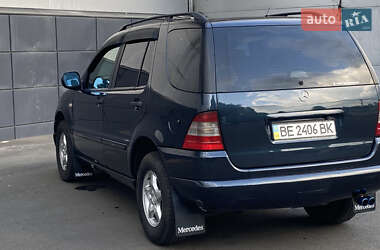 Внедорожник / Кроссовер Mercedes-Benz M-Class 1999 в 