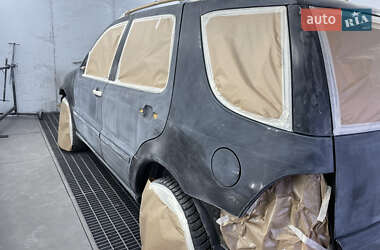 Внедорожник / Кроссовер Mercedes-Benz M-Class 2005 в 