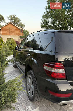 Внедорожник / Кроссовер Mercedes-Benz M-Class 2011 в 