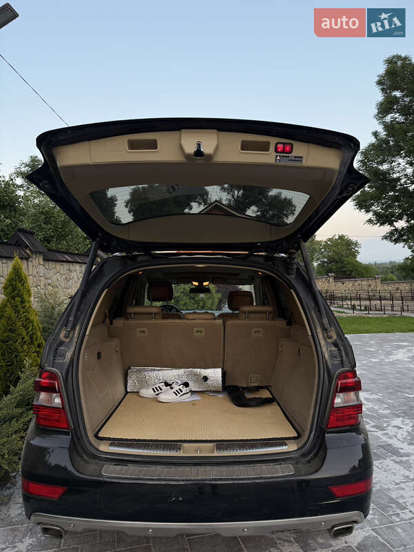 Внедорожник / Кроссовер Mercedes-Benz M-Class 2011 в Снятине