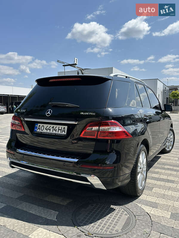 Позашляховик / Кросовер Mercedes-Benz M-Class 2014 в Ужгороді