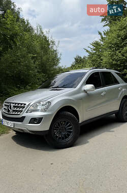 Внедорожник / Кроссовер Mercedes-Benz M-Class 2009 в Черновцах