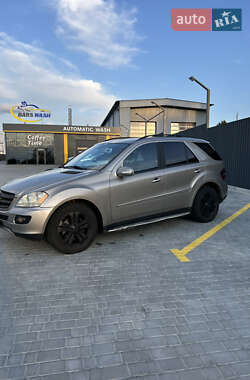 Внедорожник / Кроссовер Mercedes-Benz M-Class 2006 в 
