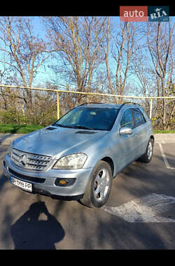 Внедорожник / Кроссовер Mercedes-Benz M-Class 2006 в 