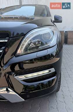 Внедорожник / Кроссовер Mercedes-Benz M-Class 2013 в 