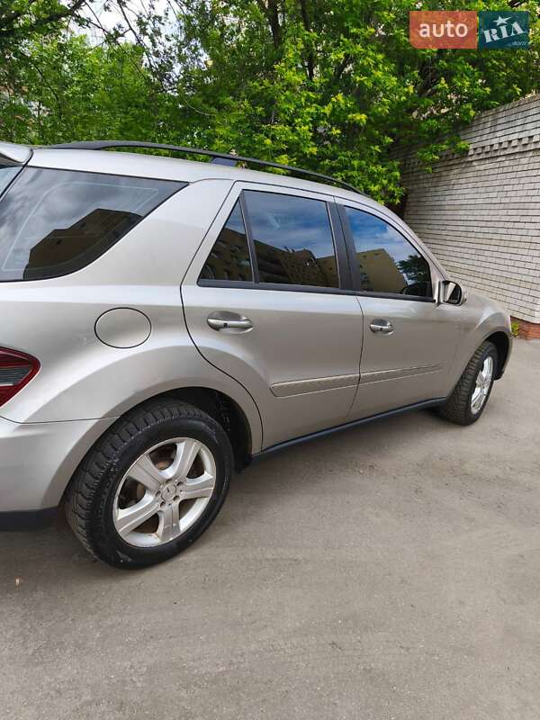 Внедорожник / Кроссовер Mercedes-Benz M-Class 2006 в Киеве