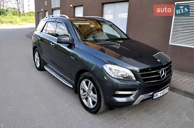 Внедорожник / Кроссовер Mercedes-Benz M-Class 2013 в 
