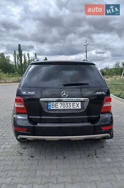 Внедорожник / Кроссовер Mercedes-Benz M-Class 2010 в 