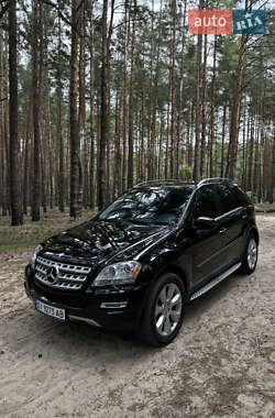 Позашляховик / Кросовер Mercedes-Benz M-Class 2010 в Києві