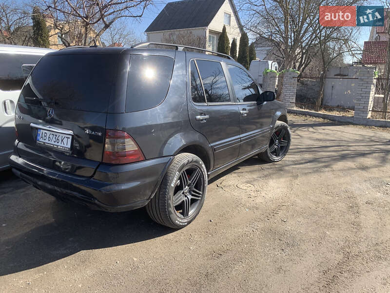 Mercedes-Benz M-Class 2002
