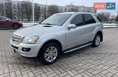 Внедорожник / Кроссовер Mercedes-Benz M-Class 2007 в 
