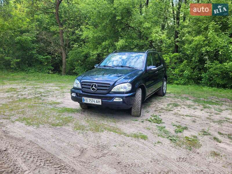 Mercedes-Benz M-Class 2002