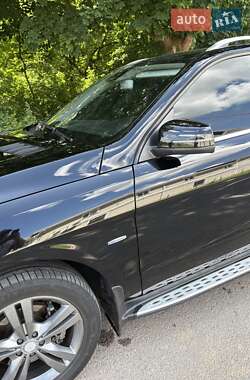 Mercedes-Benz M-Class 2012 Mercedes-Benz M-Class 2012