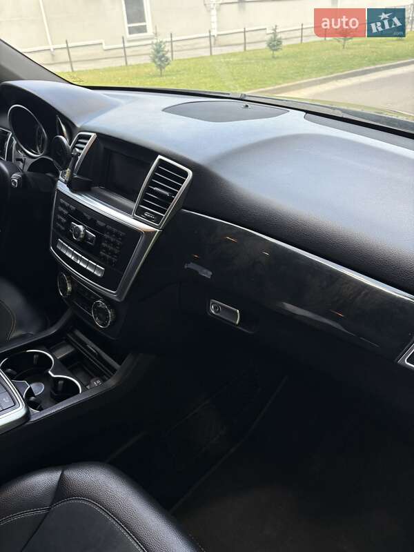Внедорожник / Кроссовер Mercedes-Benz M-Class 2012 в Львове