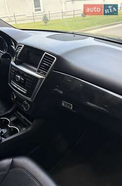 Внедорожник / Кроссовер Mercedes-Benz M-Class 2012 в 