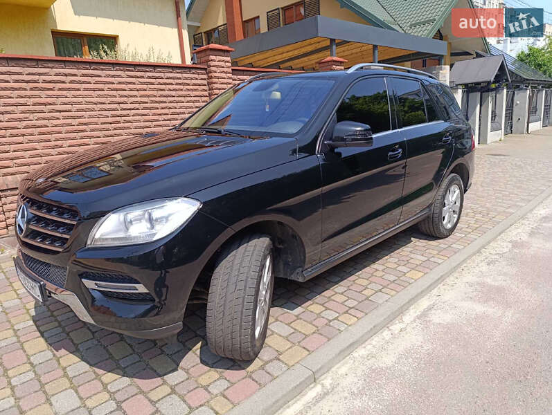Внедорожник / Кроссовер Mercedes-Benz M-Class 2013 в 