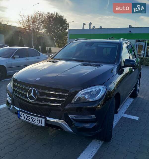 Внедорожник / Кроссовер Mercedes-Benz M-Class 2013 в Киеве