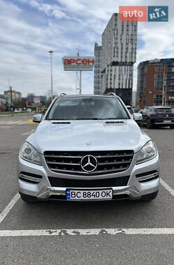 Mercedes-Benz M-Class 2011 Mercedes-Benz M-Class 2011