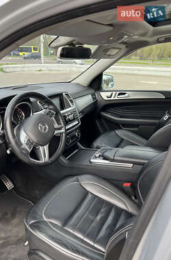 Внедорожник / Кроссовер Mercedes-Benz M-Class 2011 в 