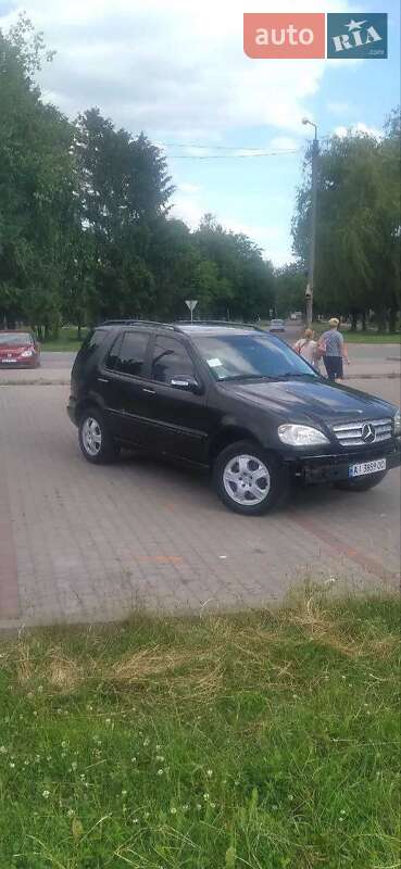 Mercedes-Benz M-Class 2004