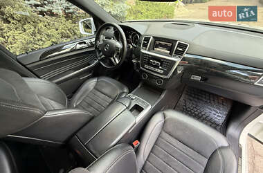 Позашляховик / Кросовер Mercedes-Benz M-Class 2012 в 