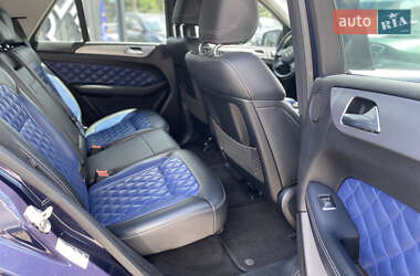 Внедорожник / Кроссовер Mercedes-Benz M-Class 2012 в 