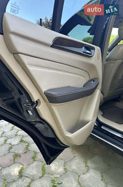 Внедорожник / Кроссовер Mercedes-Benz M-Class 2013 в 