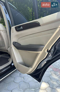 Внедорожник / Кроссовер Mercedes-Benz M-Class 2013 в 