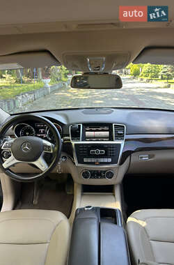 Внедорожник / Кроссовер Mercedes-Benz M-Class 2013 в 