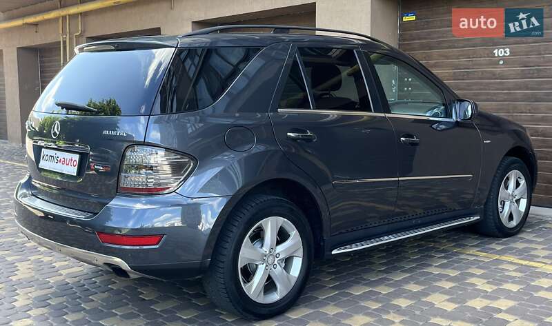 Внедорожник / Кроссовер Mercedes-Benz M-Class 2010 в Виннице