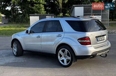 Внедорожник / Кроссовер Mercedes-Benz M-Class 2005 в 