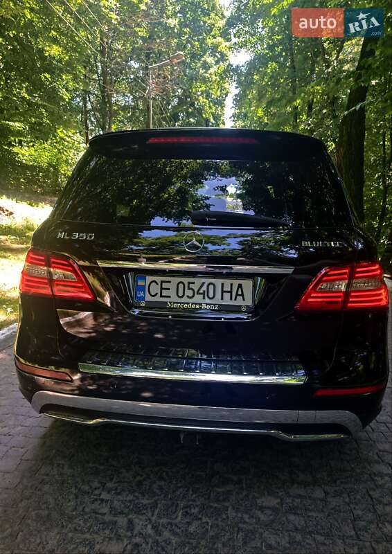 Внедорожник / Кроссовер Mercedes-Benz M-Class 2012 в Черновцах