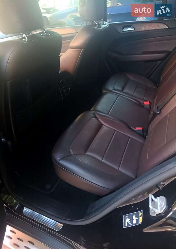 Внедорожник / Кроссовер Mercedes-Benz M-Class 2012 в Черновцах